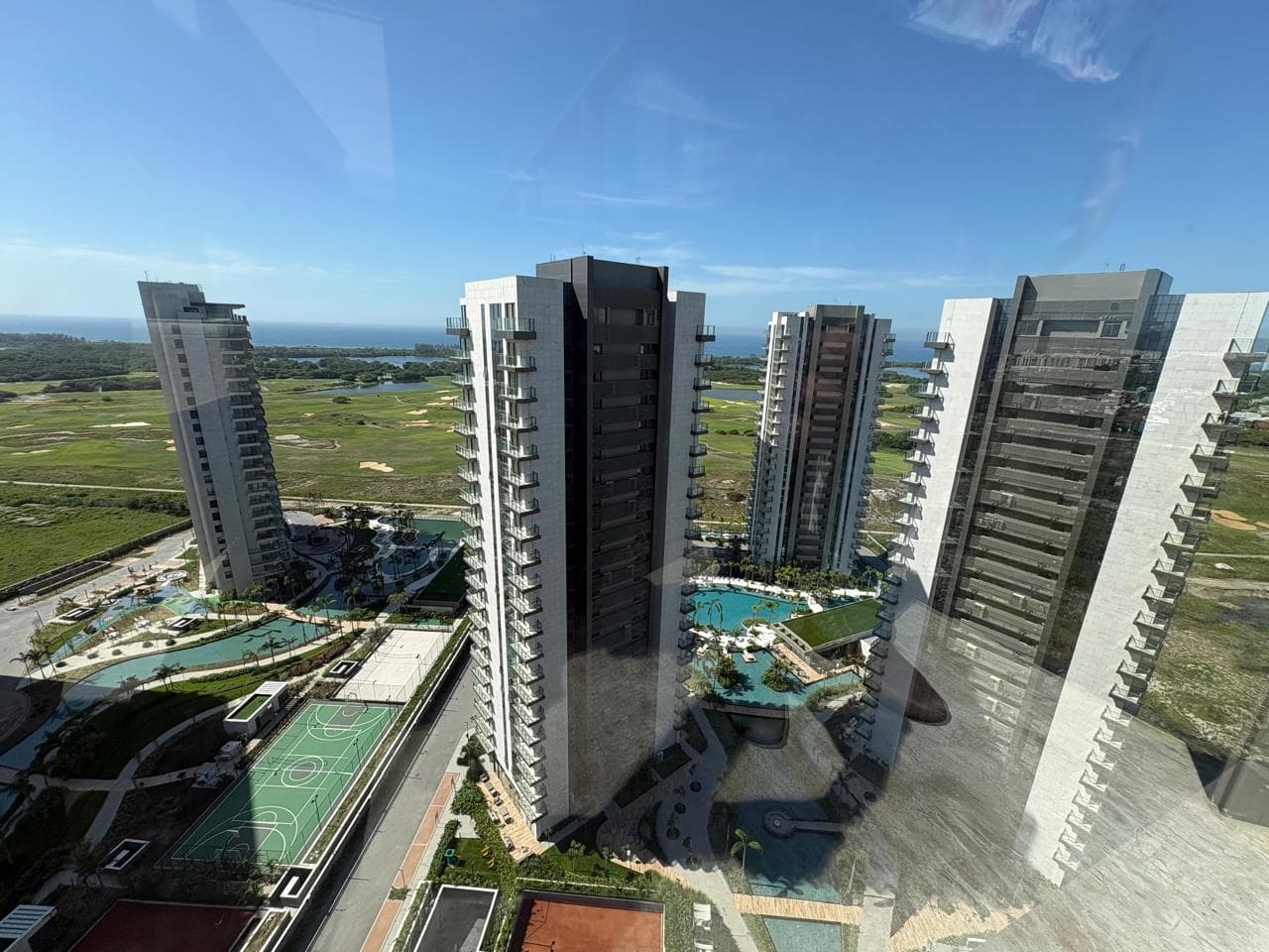 Cobertura de Luxo à Venda na Barra da Tijuca, Rio de Janeiro - Vista Deslumbrante e Espaço Exclusivo!